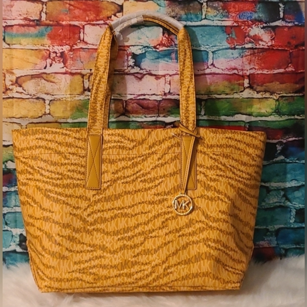 The Michael Large Animal Print Logo Tote Bag NWOT - Picture 3 of 7